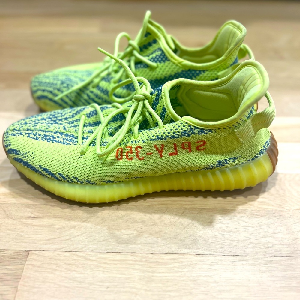 Yeezy 350 boost V2 Semi Frozen Yellow